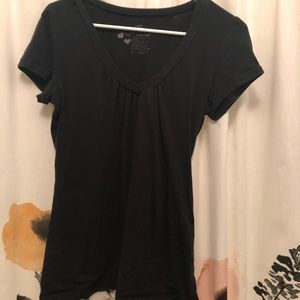 Plain v neck shirt